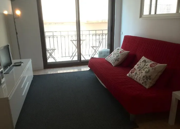 Апартаменти Estrella Primero De Mayo *